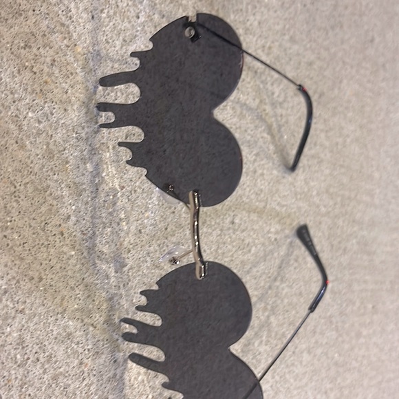 Derek Heart Other - Melted black heart sunglasses